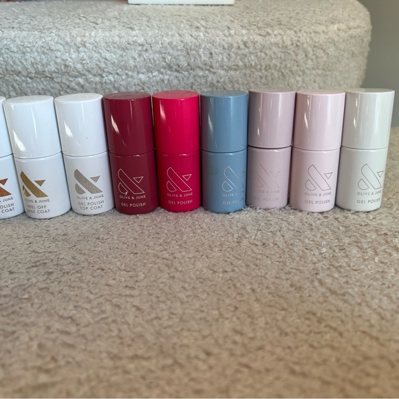Olive & June gel manicure set with 6 polish colors - Picture 2 of 3
